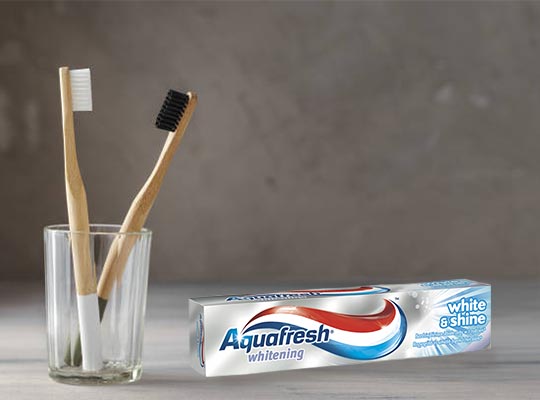 pasta aquafresh whitening