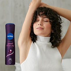 Nivea Pearl & Beauty Black Pearl antyperspirant spray