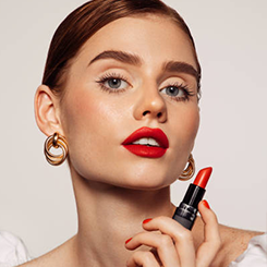 Revolution Pro Supreme Matte Lip Pigment Lipstick matowa kryjąca szminka