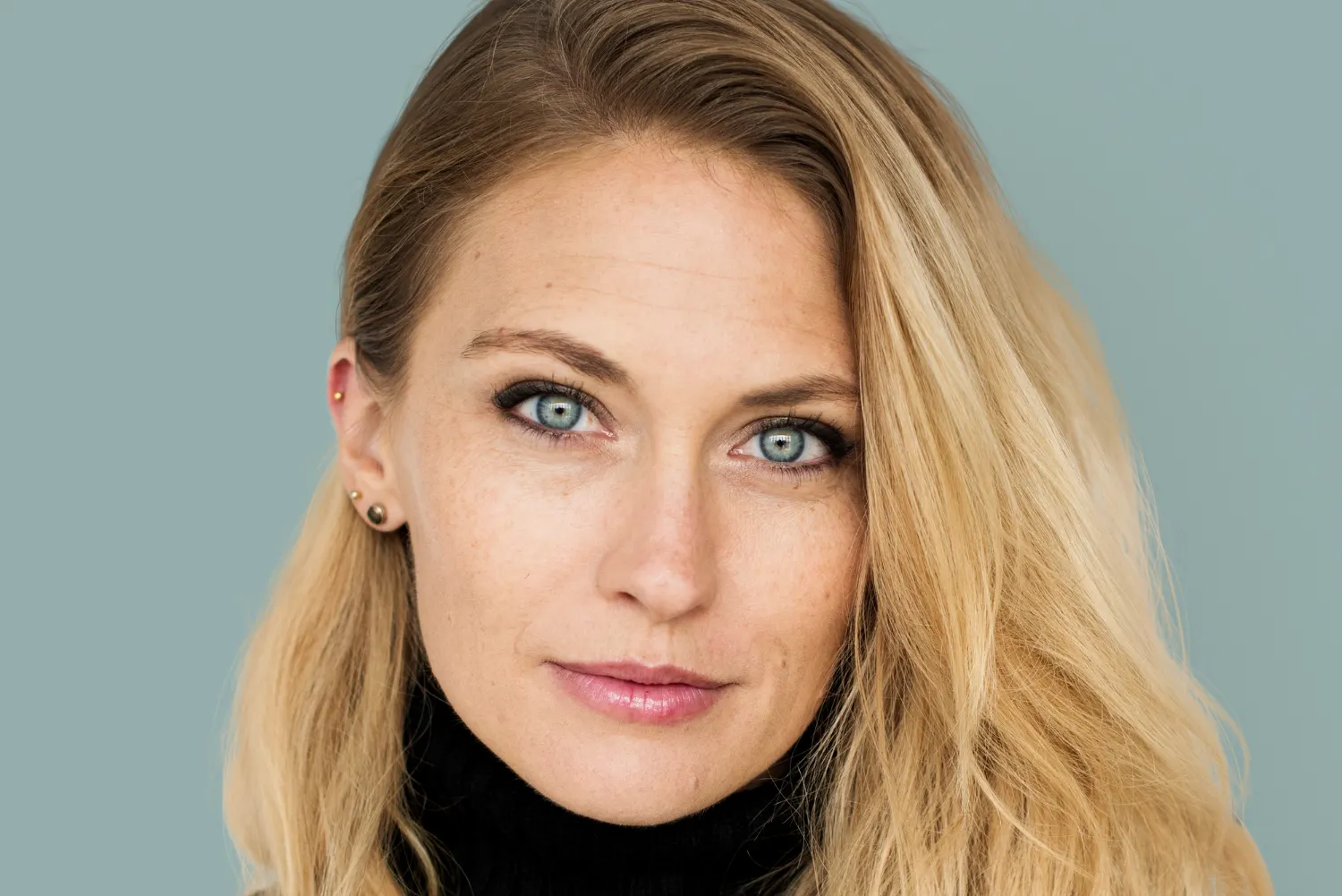 Podrażnione oczy. Jak sobie radzić z problemem?